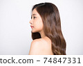 一個年輕漂亮的女人的配置文件 74847331