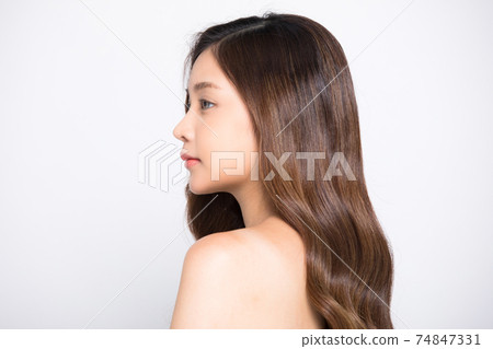 一個年輕漂亮的女人的配置文件 一個年輕漂亮的女人的配置文件 74847331