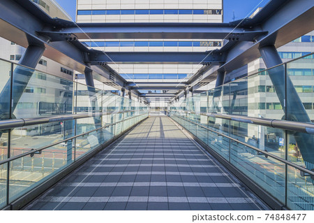 城市形象藍色建築物仰望未來的城市 城市形象藍色建築物仰望未來的城市 74848477