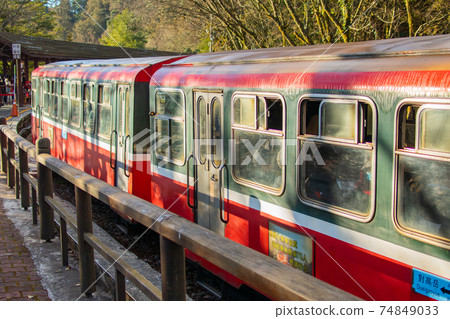 阿里山 對高岳觀日出景色 阿里山 對高岳觀日出景色 74849033