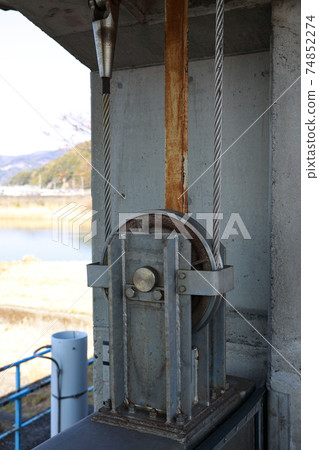 Pulley at the lock Pulley at the lock 74852274