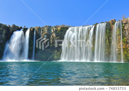 [Oita Prefecture] Harajiri Falls under fine weather 74853733