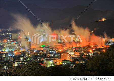 [Oita Prefecture] Kannawa Onsen night view of Yukemuri (Beppu Onsen) 74853778