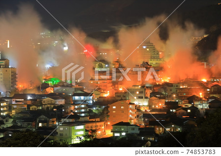 [Oita Prefecture] Kannawa Onsen night view of Yukemuri (Beppu Onsen) 74853783