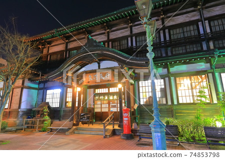 [Oita Prefecture] Night view of Takegawara Onsen (Beppu Onsen) 74853798