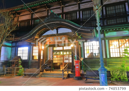 [大分縣]竹川原溫泉（別府溫泉）的夜景 74853799