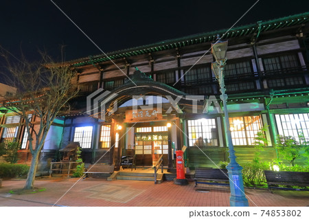 [Oita Prefecture] Night view of Takegawara Onsen (Beppu Onsen) 74853802