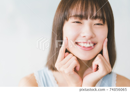 Late teens girls skin care Late teens girls skin care 74856065