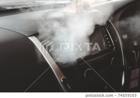 High-pressure heat steam sterilizes vehicle air vent High-pressure heat steam sterilizes vehicle air vent 74859103