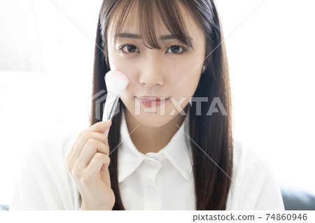 女人化妝 74860946