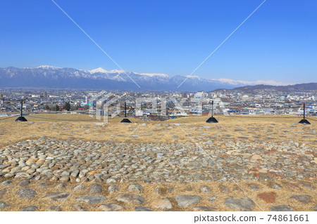 國家歷史遺址Kobosan Kofun（山頂後面的雕刻坑洞穴遺址） 74861661