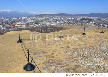 國家歷史遺址小山古墓(從後墓到前墓) 國家歷史遺址小山古墓(從後墓到前墓) 74861732