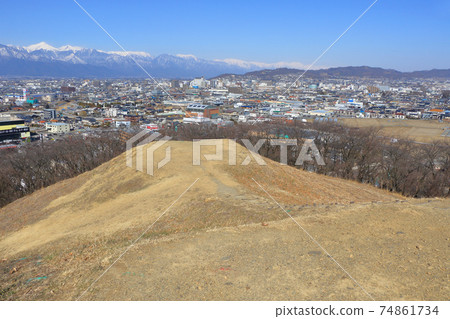國家歷史遺址小山古墓(從後墓到前墓) 國家歷史遺址小山古墓(從後墓到前墓) 74861734
