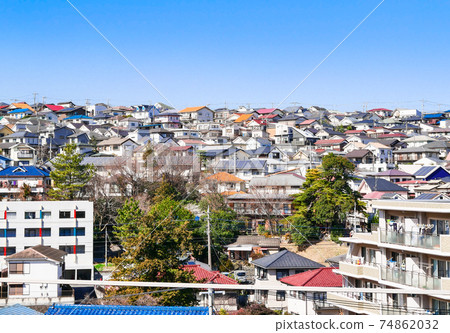 小山上的住宅區 小山上的住宅區 74862032