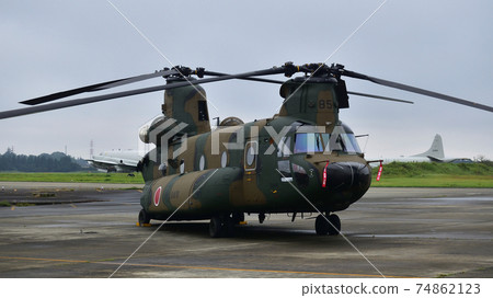 Large transport helicopter CH-47J 74862123