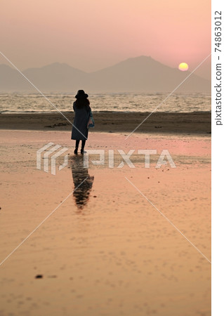 Beautiful sunset light, Dadaepo, spring trip 74863012