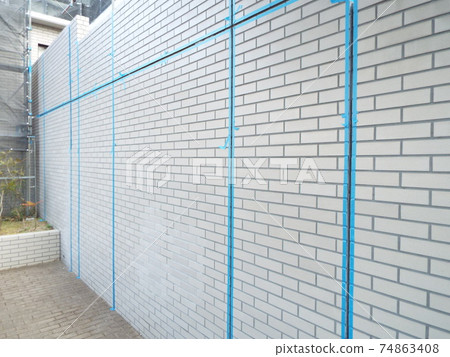 Replace the joint caulking on the outer wall Replace the joint caulking on the outer wall 74863408