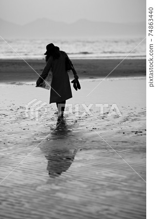 When the sea misses, spring trip, beach When the sea misses, spring trip, beach 74863440