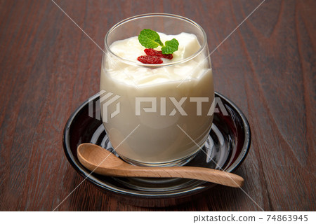 Dessert almond tofu 74863945