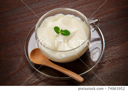 Dessert almond tofu 74863952