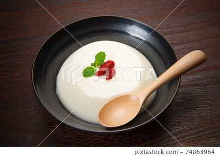 Dessert almond tofu Dessert almond tofu 74863964