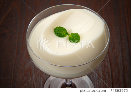 Dessert almond tofu 74863973