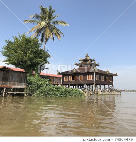 從緬甸茵萊湖看到的熱帶自然景觀 從緬甸茵萊湖看到的熱帶自然景觀 74864479