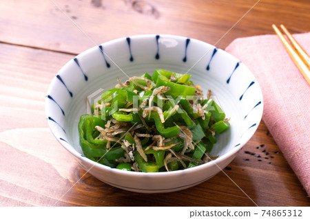Stir-fried jako peppers Stir-fried jako peppers 74865312