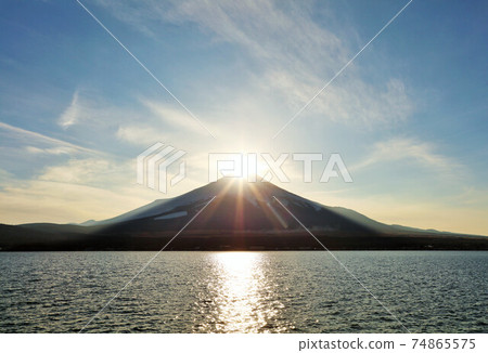 Diamond Fuji 74865575