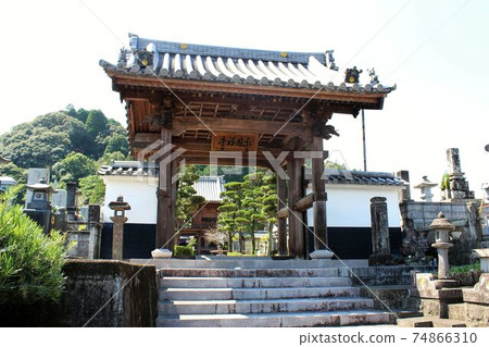 Hitoyoshi City Eikokuji Temple Gate 74866310