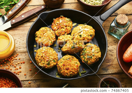 Vegetable cutlet from carrot Vegetable cutlet from carrot 74867405