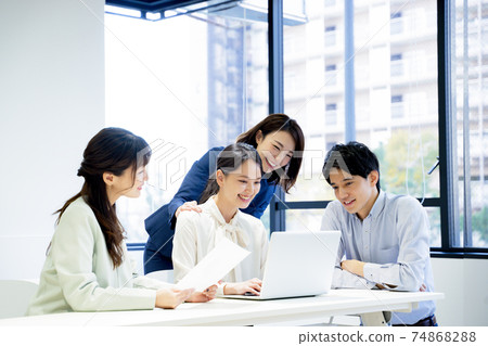 營業所同事 營業所同事 74868288