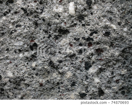 灰色，黑色和白色礫岩 74870693