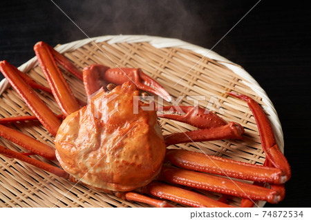 Freshly boiled snow crab Freshly boiled snow crab 74872534