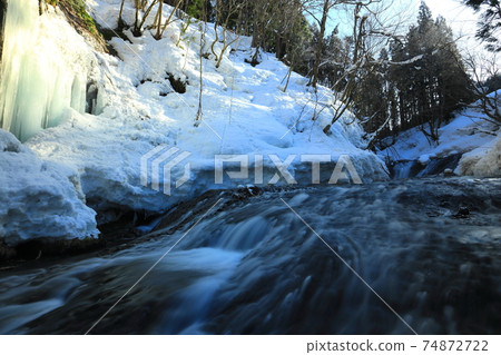 Nishiwaga Town, Iwate Prefecture Winter mountain stream Nishiwaga Town, Iwate Prefecture Winter mountain stream 74872722