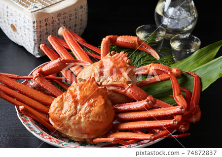 Boil snow crab 74872837