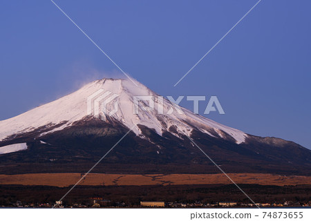 Mt. Fuji close-up at dawn of severe winter Mt. Fuji close-up at dawn of severe winter 74873655