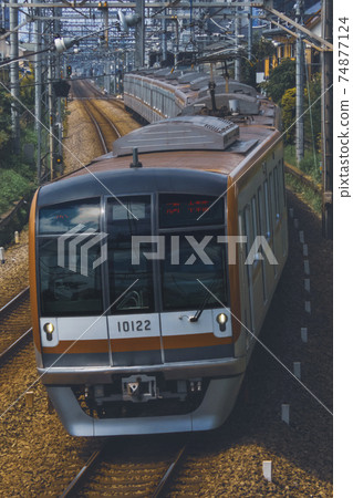 西武池袋線上運行的東京地鐵10000系列 西武池袋線上運行的東京地鐵10000系列 74877124