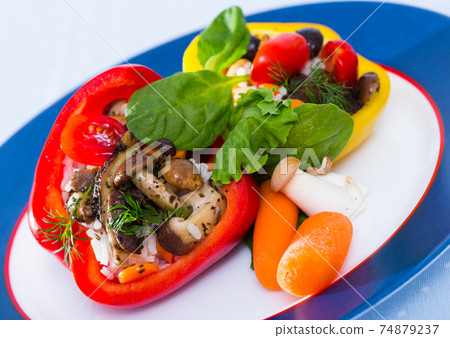 Stuffed bell peppers 74879237