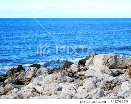 sea 74879379