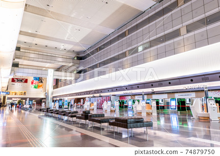 Haneda Airport Terminal 1 Departure Lobby 74879750