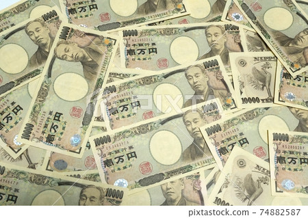 A 10,000-yen note that fills the screen 74882587