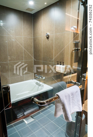 Glass-enclosed shower room Glass-enclosed shower room 74886292