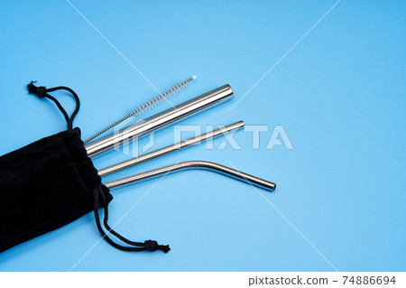 Environmental trend reusable metal beverage straws kit with cleaning tool in transportation bag Environmental trend reusable metal beverage straws kit with cleaning tool in transportation bag 74886694