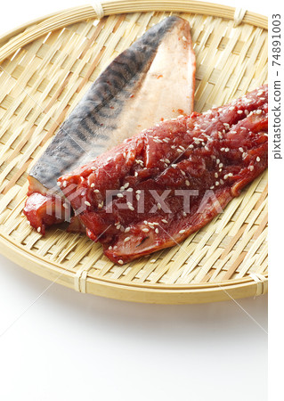 Mackerel dried mackerel 15 Mackerel dried mackerel 15 74891003