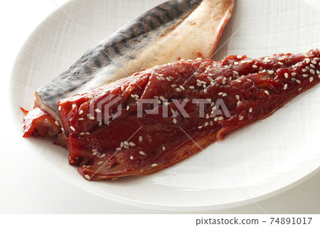 Mackerel dried mackerel 28 74891017
