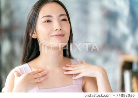 青年婦女 74892086