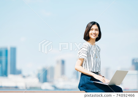 Business women casual Business women casual 74892466