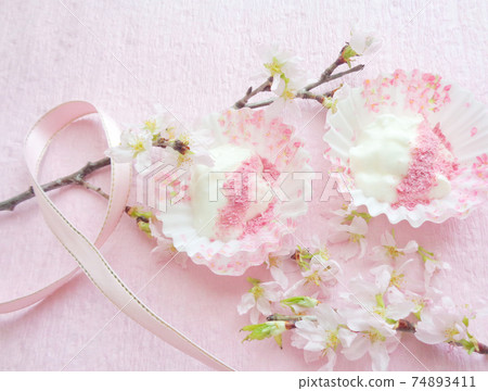 Drained yogurt topped with sakura powder 74893411