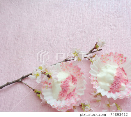 Drained yogurt topped with sakura powder 74893412